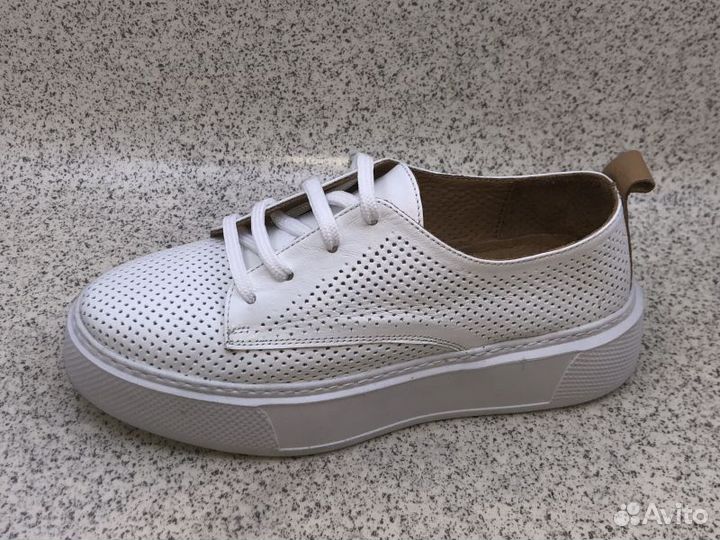 Новые кроссовки Marcella, кожа