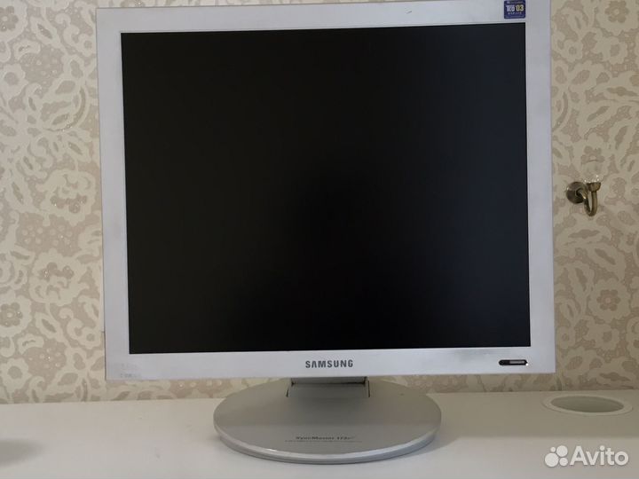 Монитор Samsung Syncmaster 173p plus