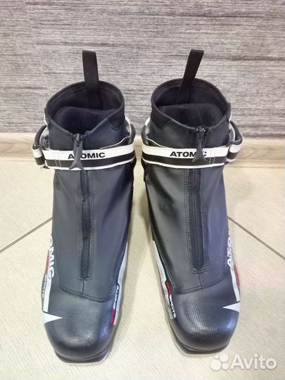 Лыжные ботинки коньковые atomic
