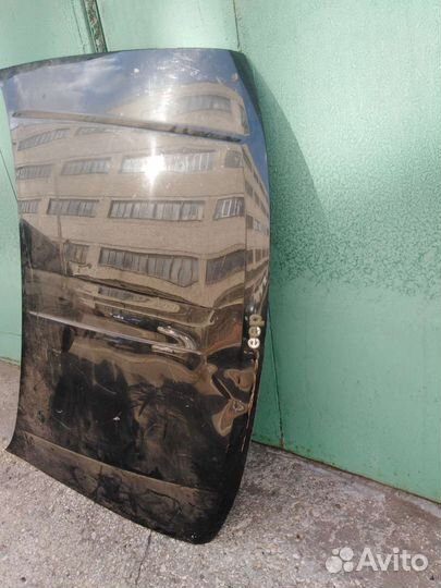 Капот на Jeep Grand Cherokee WJ 2002 года