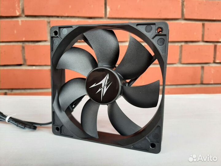 Вентилятор для корпуса zalman 120 мм