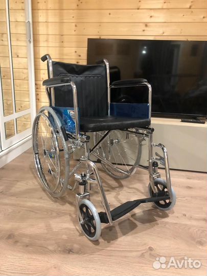 Инвалидная коляска с санитарным оснащением новая