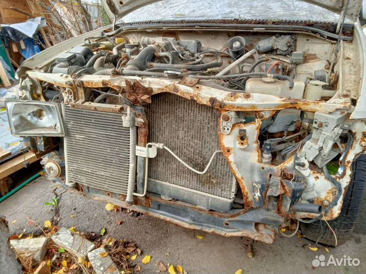 Двери на mazda деми