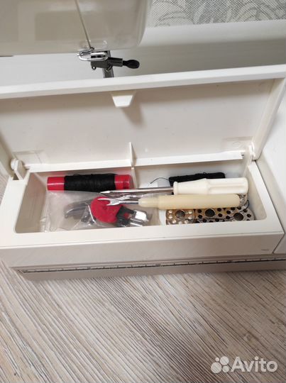 Швейная машина Janome 340