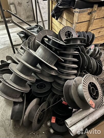 Катушка пластиковая бу