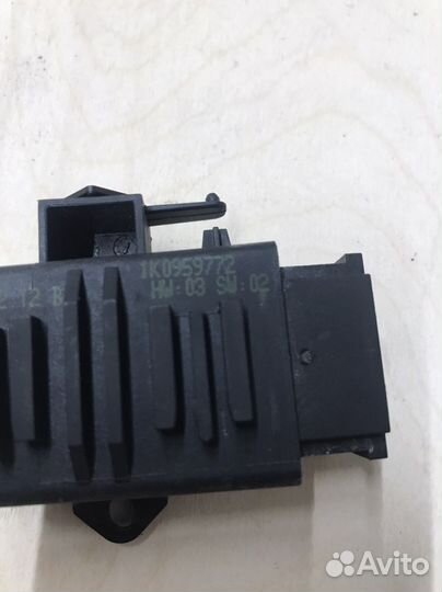 Блок подогрева сидений Passat B7