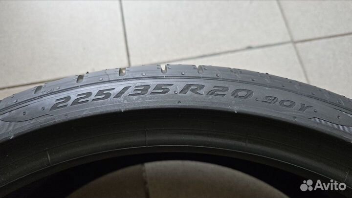 Pirelli P Zero 225/35 R20 90Y