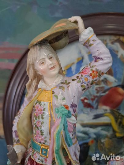 Статуэтка. Фарфор