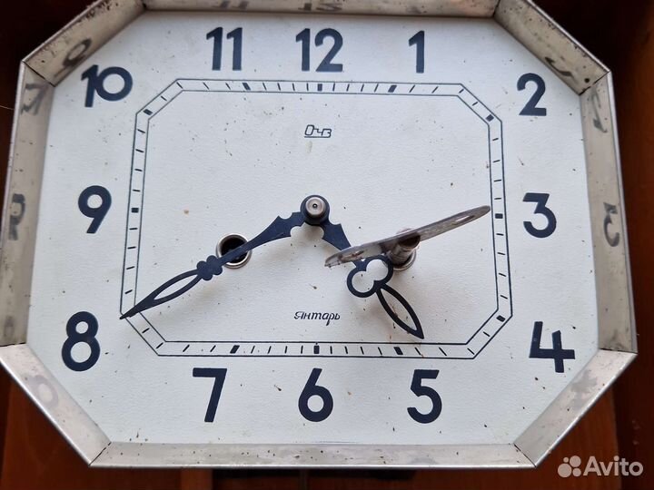 Часы янтарь с боем СССР в дереве