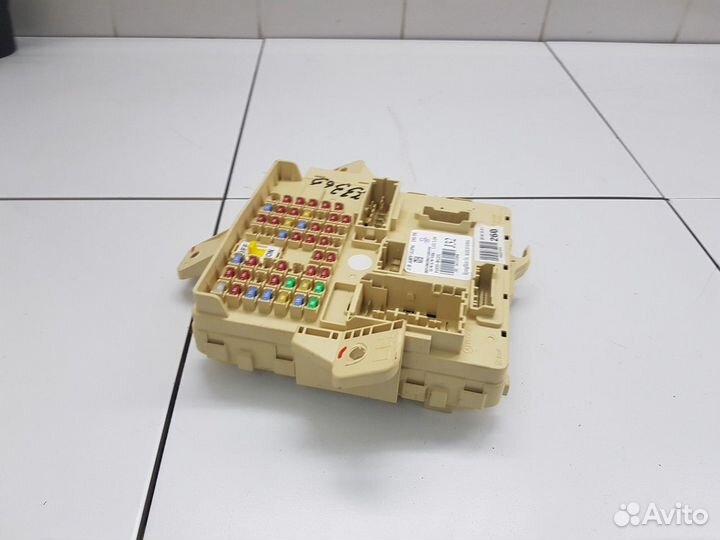 Блок предохранителей (Genesis G80 I)