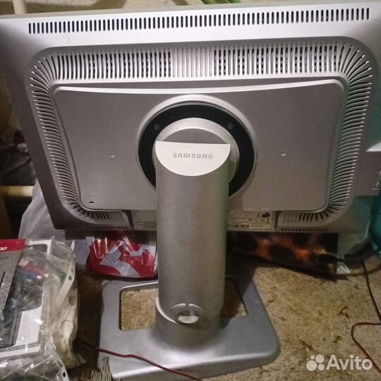 Монитор samsung 244T на запчасти без дефектов