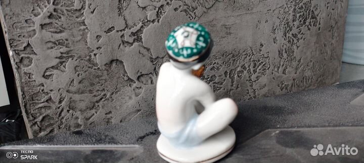 Статуэтка мальчик с виноградом