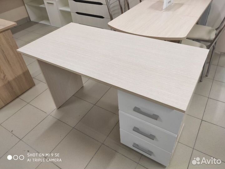 Письменный стол