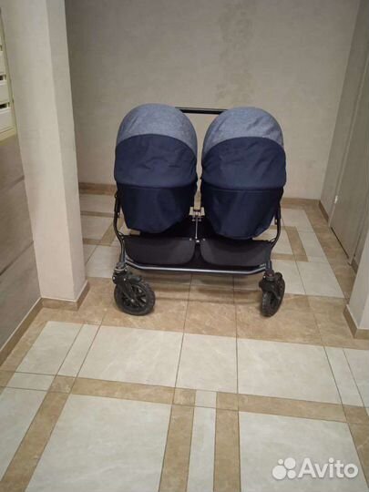 Коляска для двойни