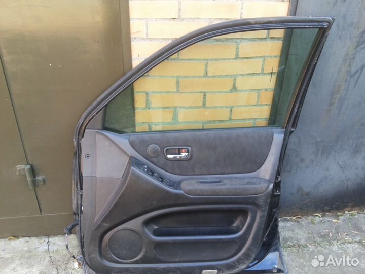 Дверь задняя правая Toyota Kluger
