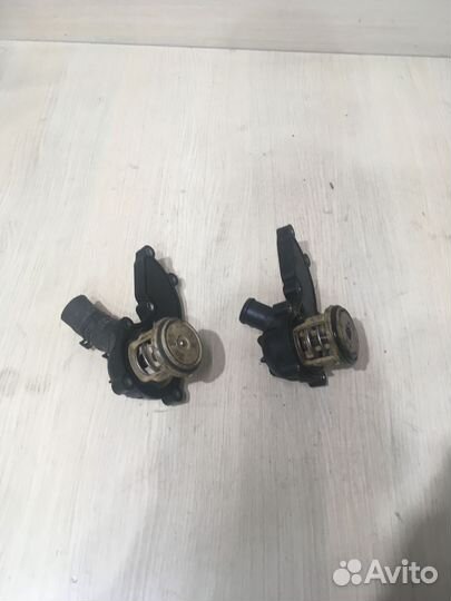 Термостат Ауди А6 С6 3.2 AUK VAG 06E121111G