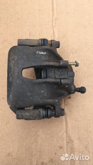 Тормозной суппорт передний левый для Mercedes w201