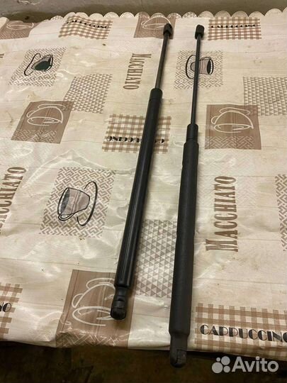 Амортизатор капота и багажника Mercedes 164