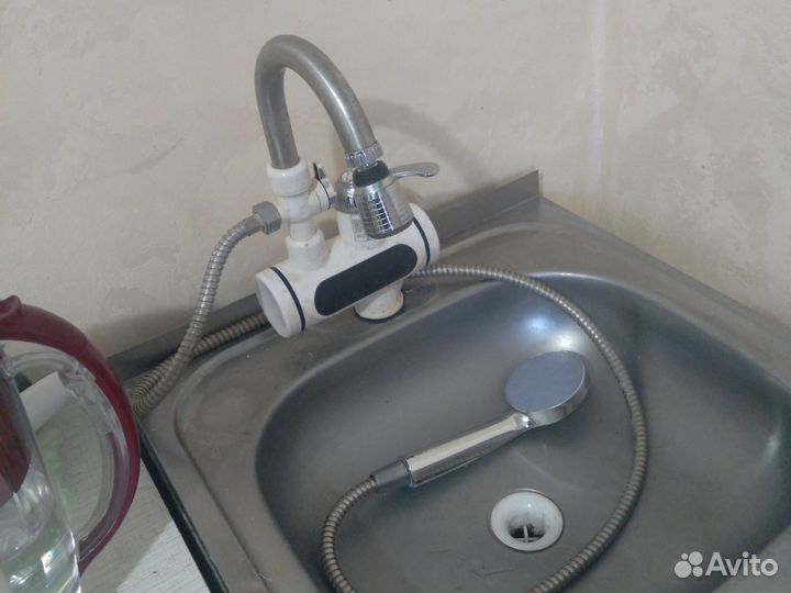 Водонагреватель проточный электрический