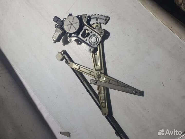 Стеклоподъемный механизм передний левый Mitsubishi