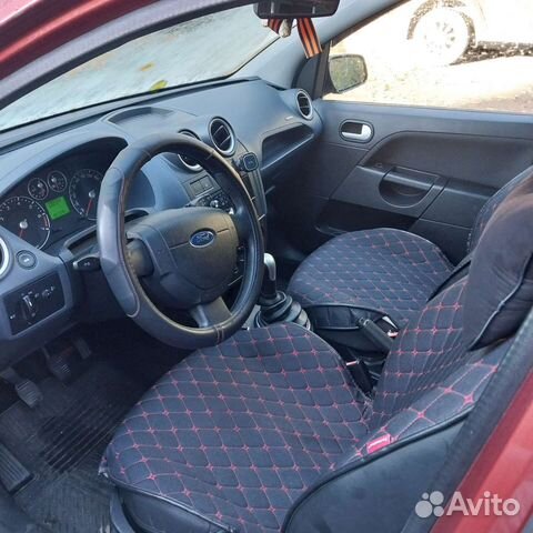 Автомобильные чехлы универсальные