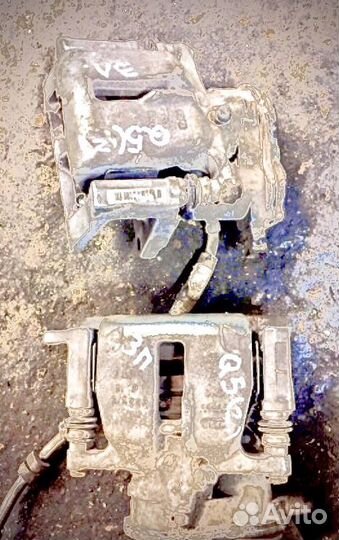 Супорт задний левый Ауди Q5 (8R) 8K0615404B. Audi