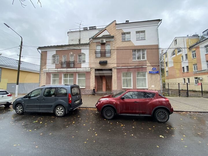 Здание, 740 м²
