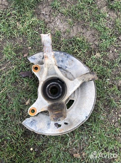 Царфа передняя правая toyota yaris scp90 1.3