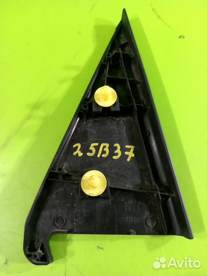 Накладка двери задней правой для Mazda 3 2003-2009