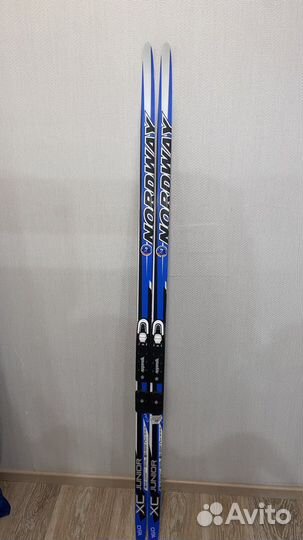 Беговые лыжи