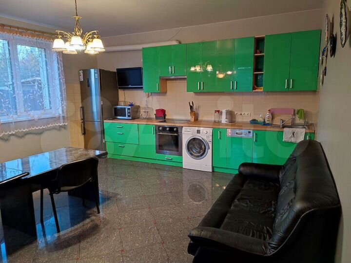 Коттедж 260 м² на участке 8 сот.