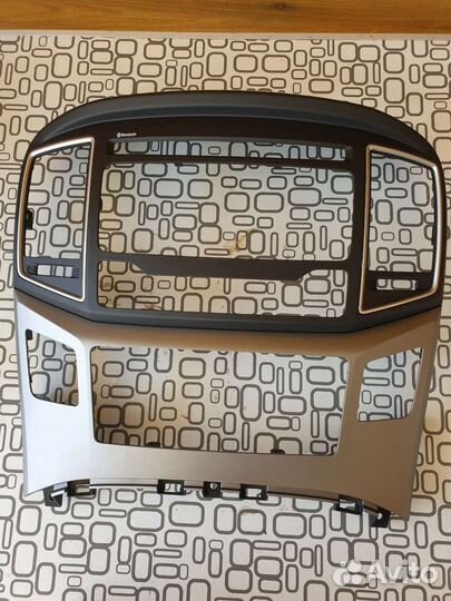 Переходная рамка и штатная магнитола Хендай H1