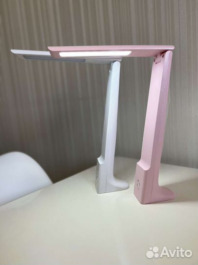 Светодиодная настольная лампа новая