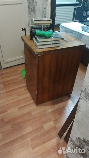 Старинная швейная машинка