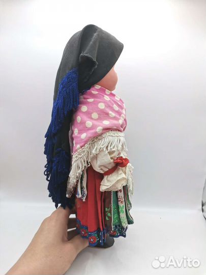 Кукла в народном чешском костюме Lidovа Тvorba