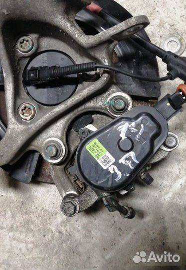 Суппорт задний правый Kia K5