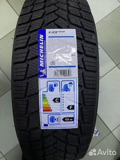 Michelin X-Ice Snow 245/40 R20 и 275/35 R20