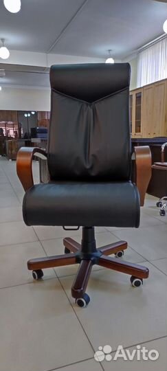 Кресло в офис