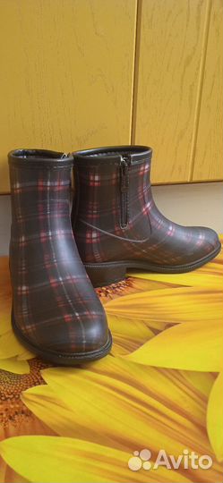 Резиновые полусапожки женские / молодëжные