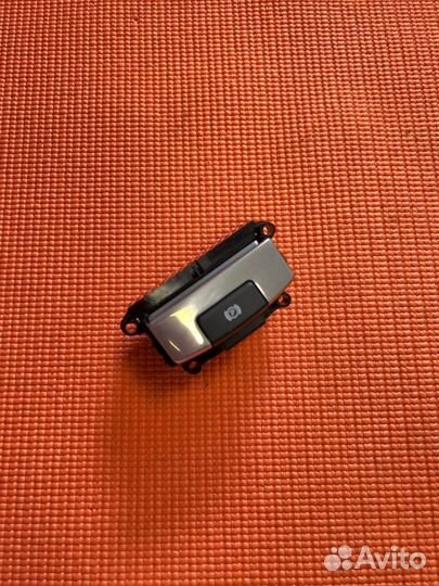 Кнопка стояночного тормоза Land Rover Range Rover