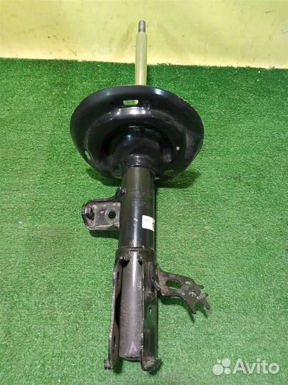 Амортизатор передний правый Toyota Camry V70 2017