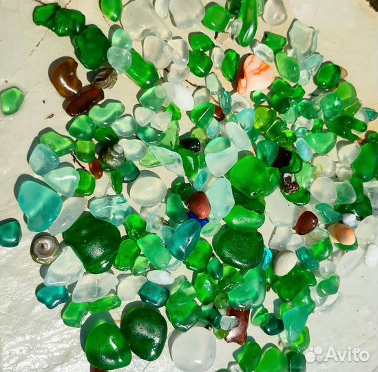 Морские стеклышки, дрифтвуд, ракушки