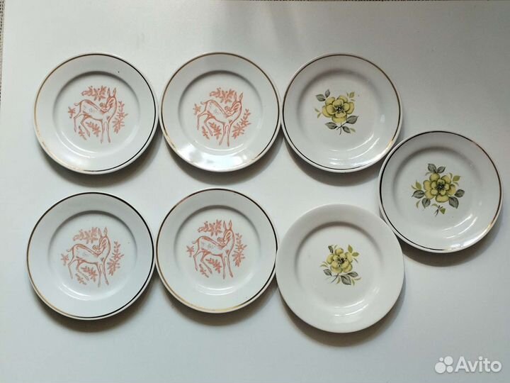 Кухонная утварь (тарелки, кувшин, вилки)