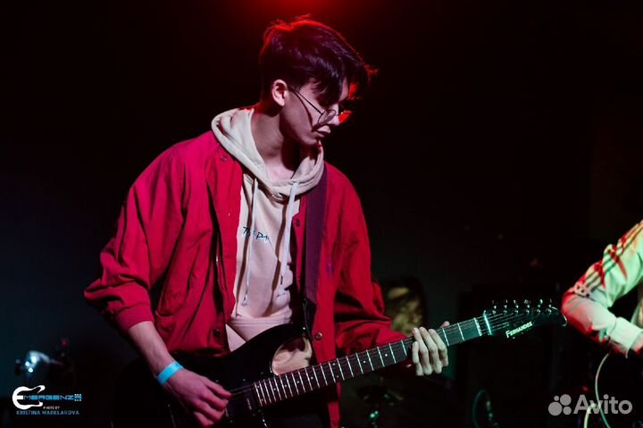 Сессионный музыкант, гитарист, бас гитарист