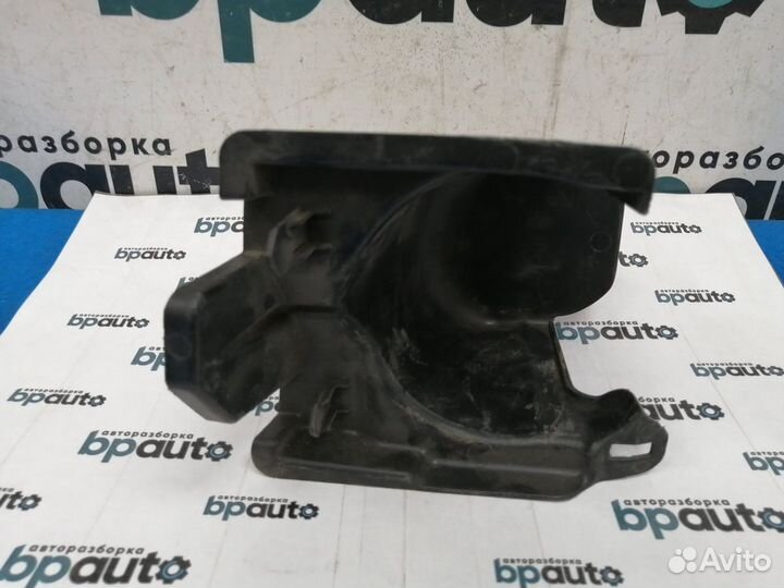 Кожух птф правый 52149-60100 Lexus LX570 LX450D