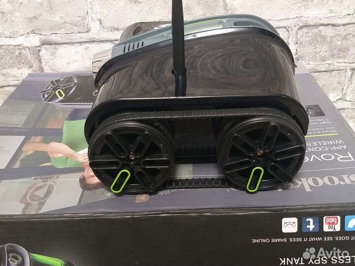 Управляемый Танк-шпион Brookstone Rover 2.0