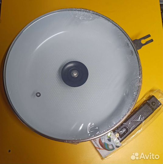 Сковороды 28 литой алюм, керамич с крыш. Новые