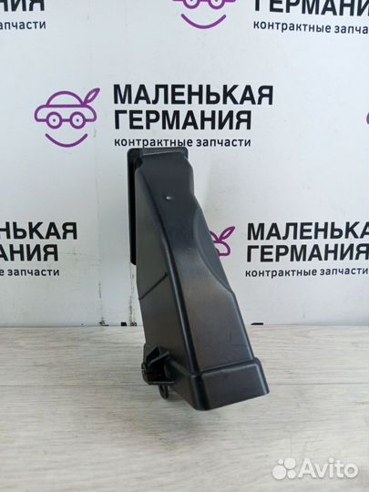 Водосток планки обтекателя (жабо) прав. низ. BMW