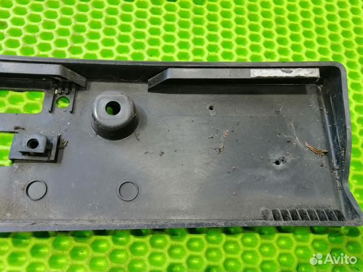 Подиум номерного знака оригинал Nissan Juke F15