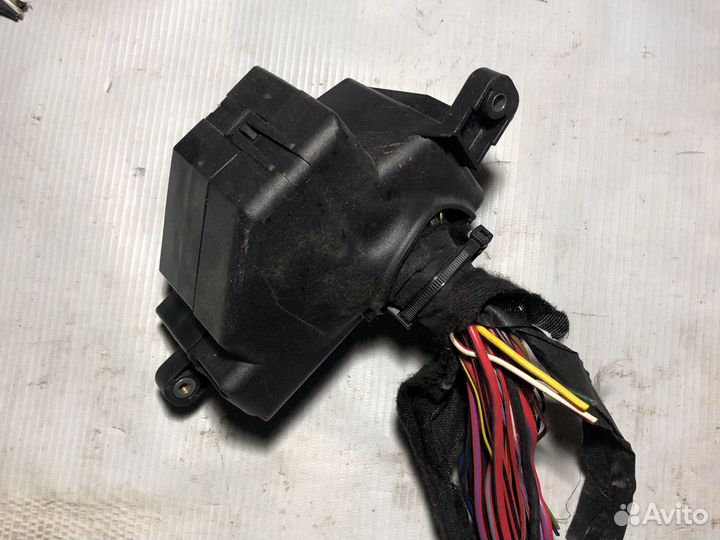 Блок предохранителей Пассат б6